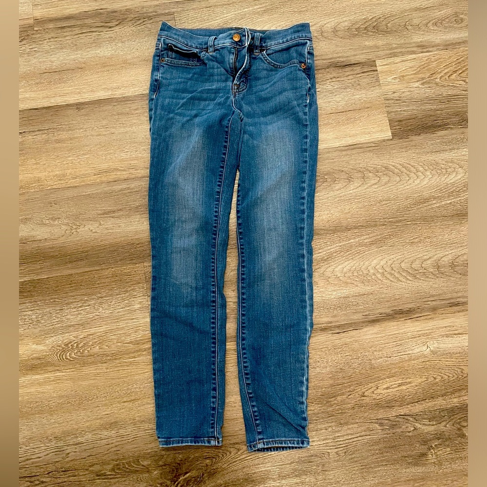 Poshmark won’t let me take this off for some reason